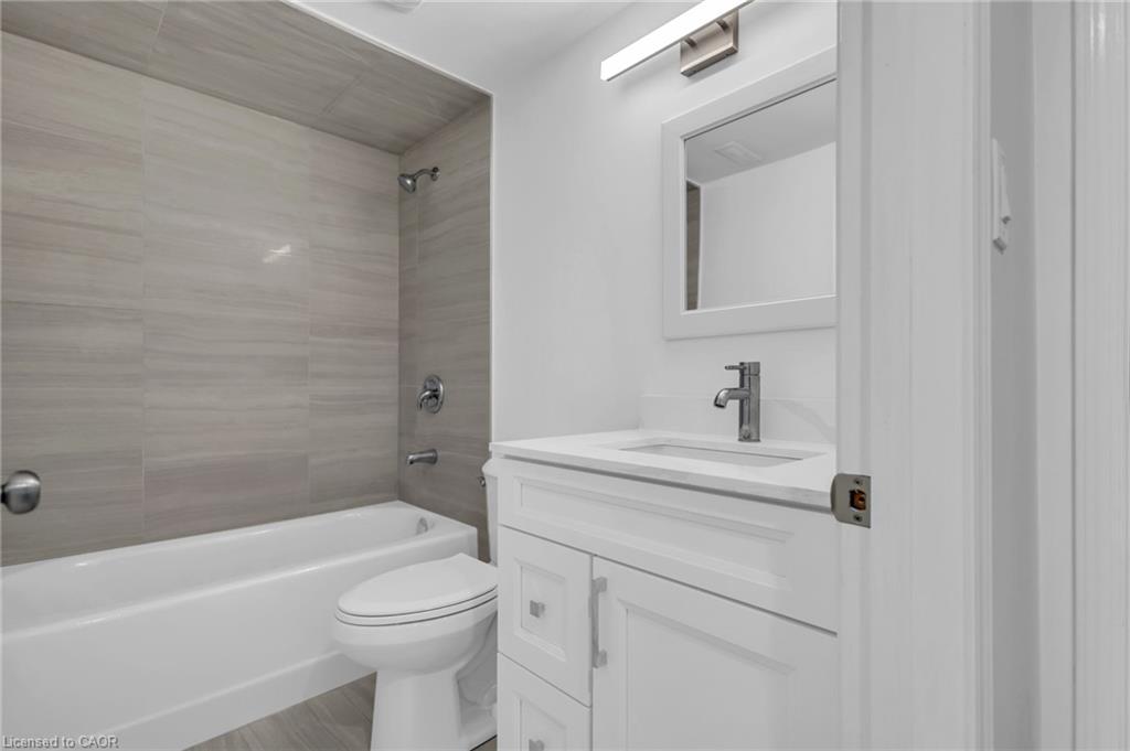 27 Toulon Crescent Property Photo 11