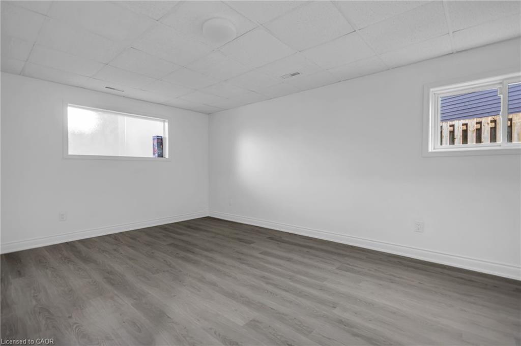 27 Toulon Crescent Property Photo 14