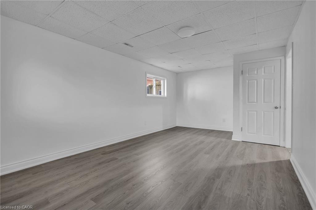27 Toulon Crescent Property Photo 15