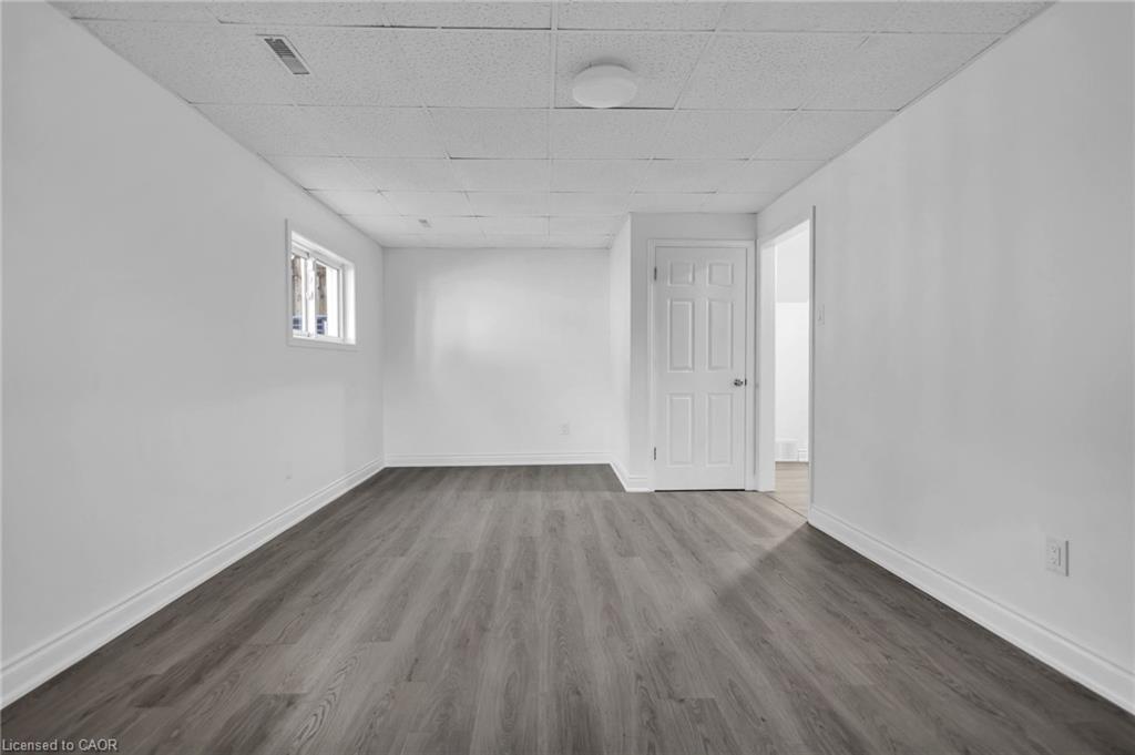 27 Toulon Crescent Property Photo 17