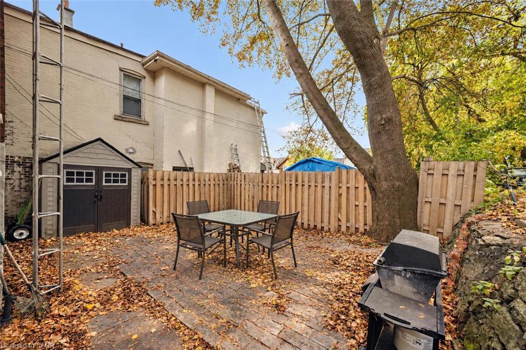 11 Neeve Street Property Photo 19