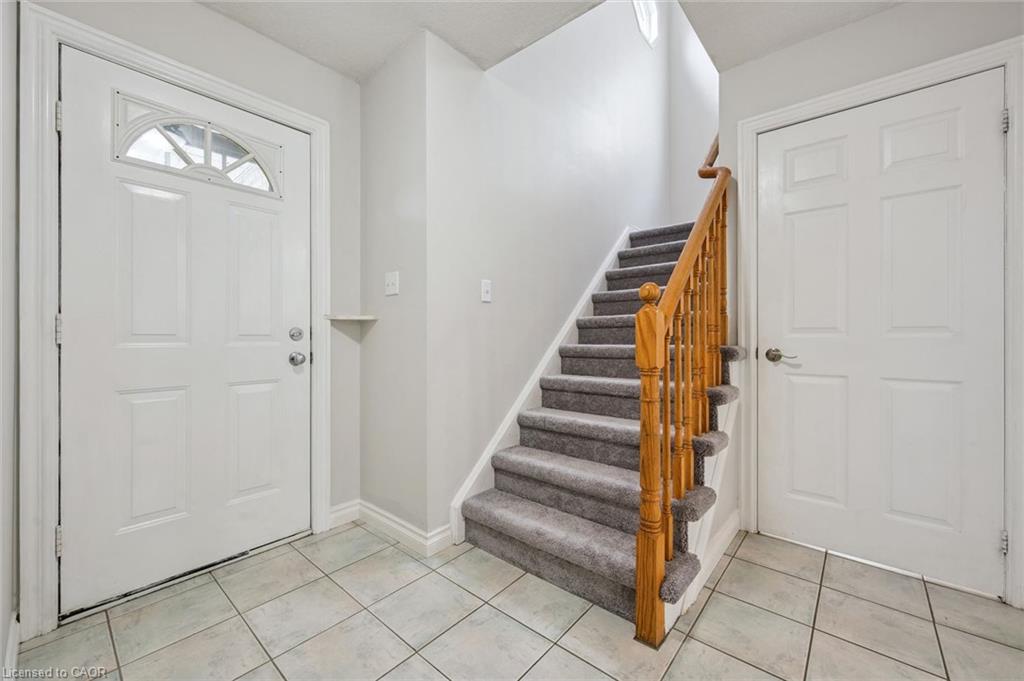 222 Inglis Street Property Photo 6