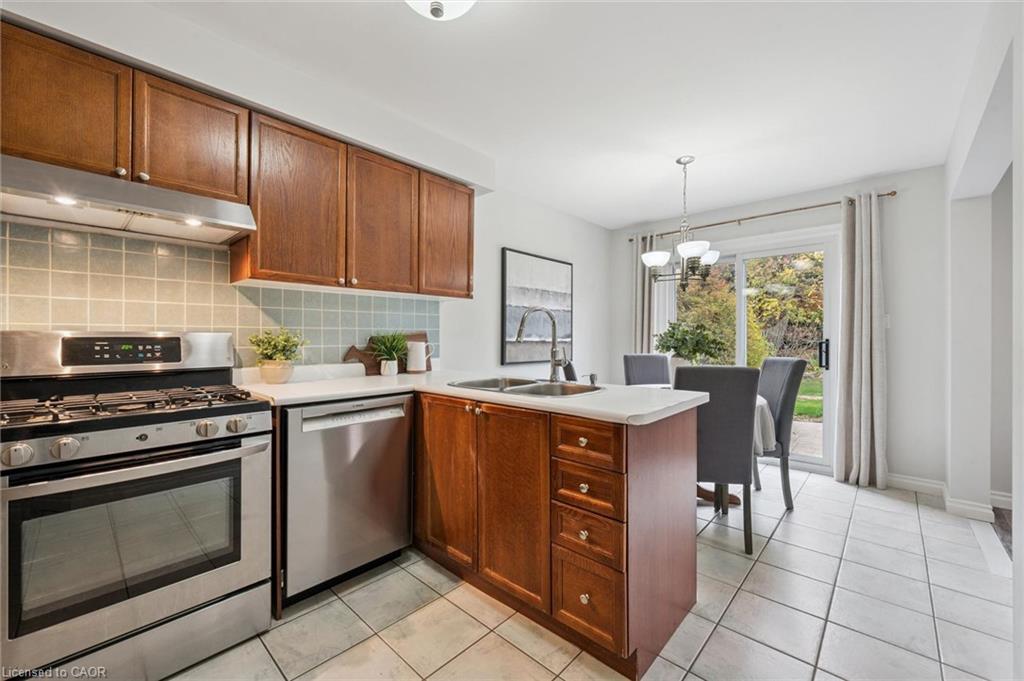 222 Inglis Street Property Photo 14