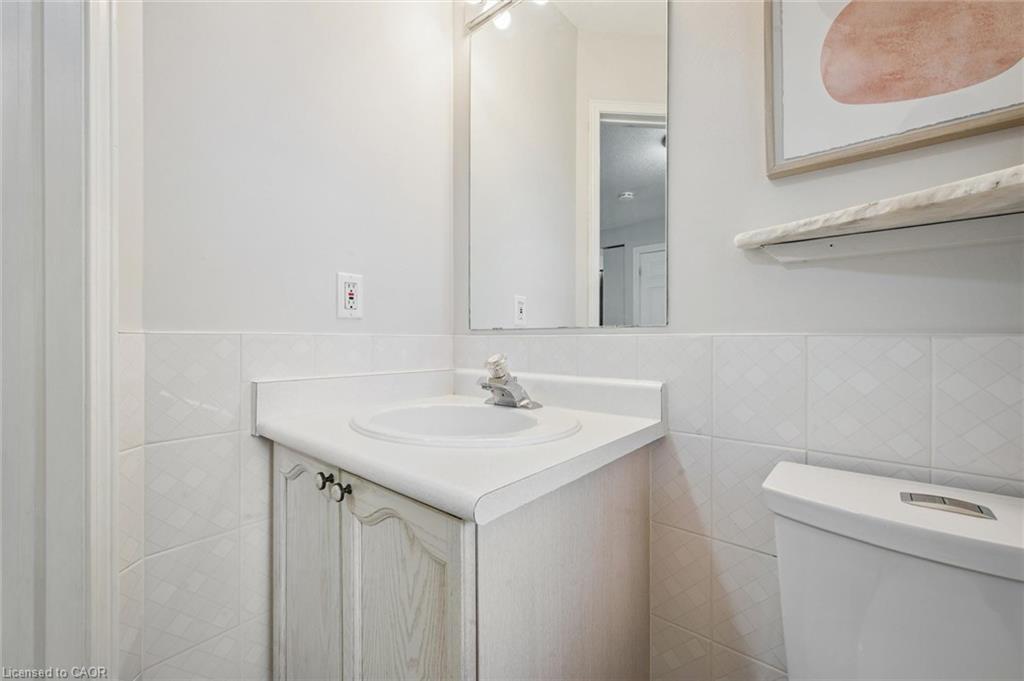 222 Inglis Street Property Photo 15