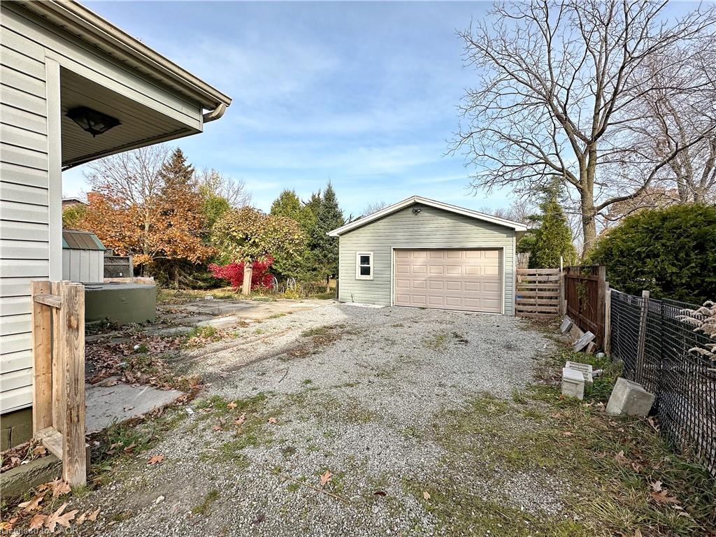 49 Ridge Road E Property Photo 7