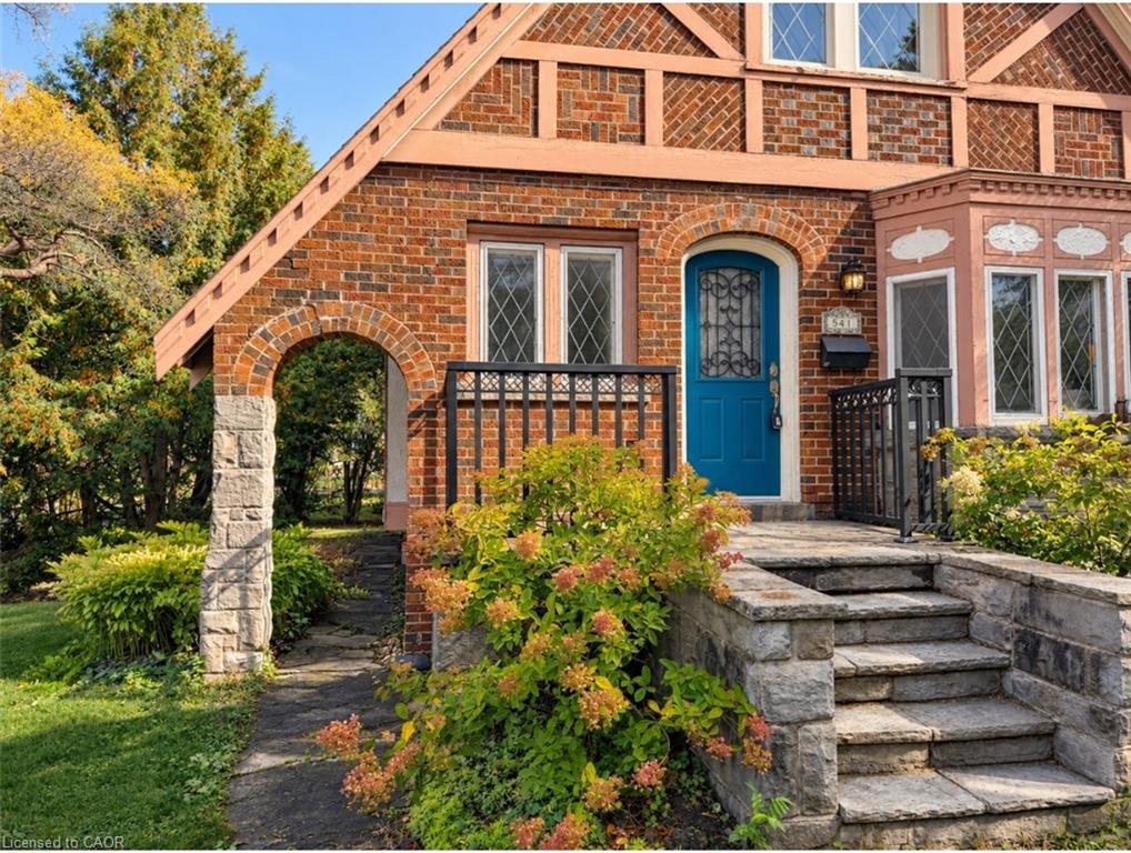 541 Emerald Street Property Photo 2