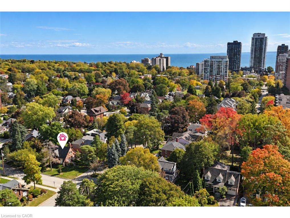 541 Emerald Street Property Photo 3