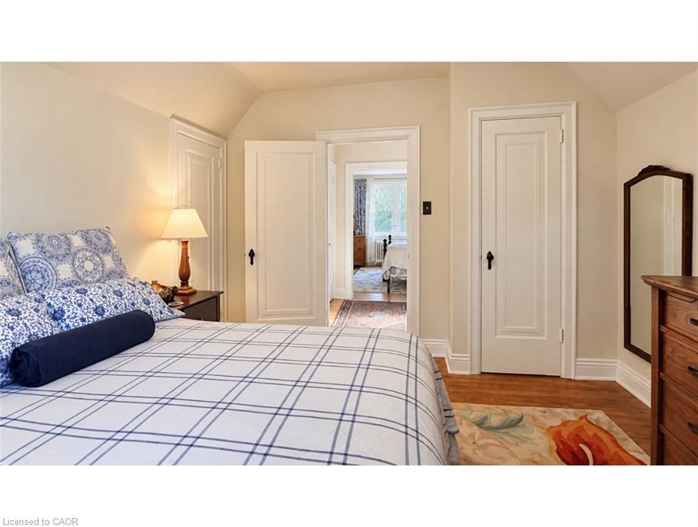 541 Emerald Street Property Photo 21