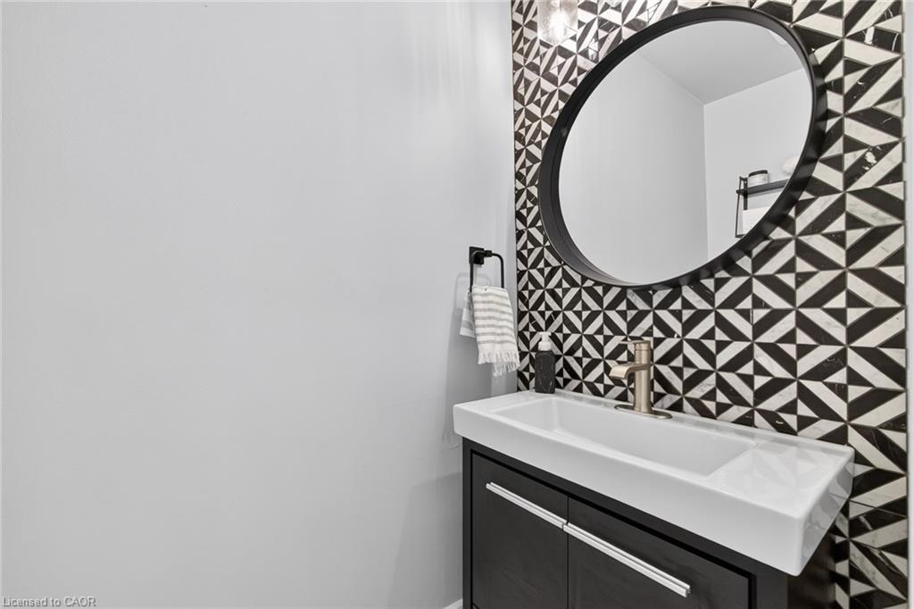 2595 Cavendish Drive Property Photo 21