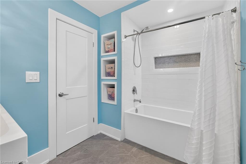 2595 Cavendish Drive Property Photo 33