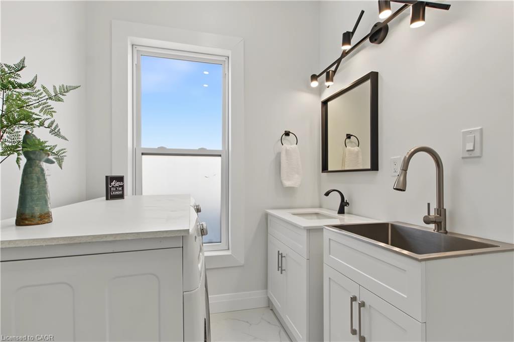 657 Frances Street Property Photo 23