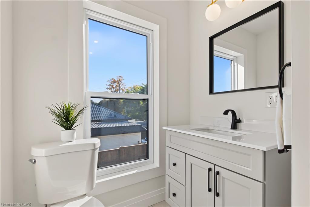 657 Frances Street Property Photo 30