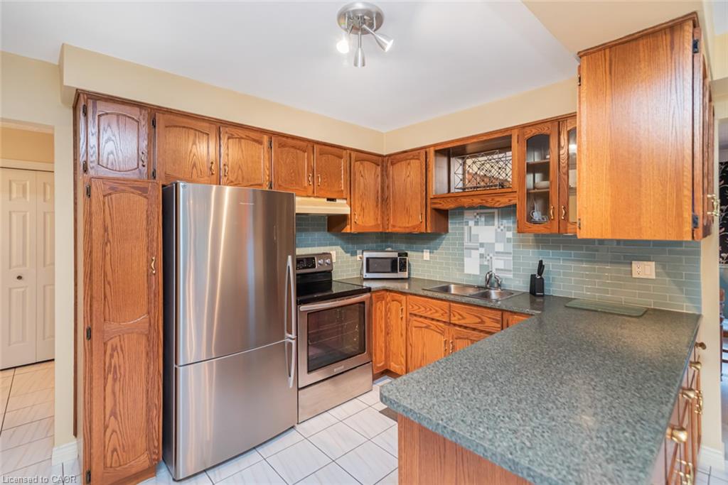 318 Cavendish Drive Property Photo 6