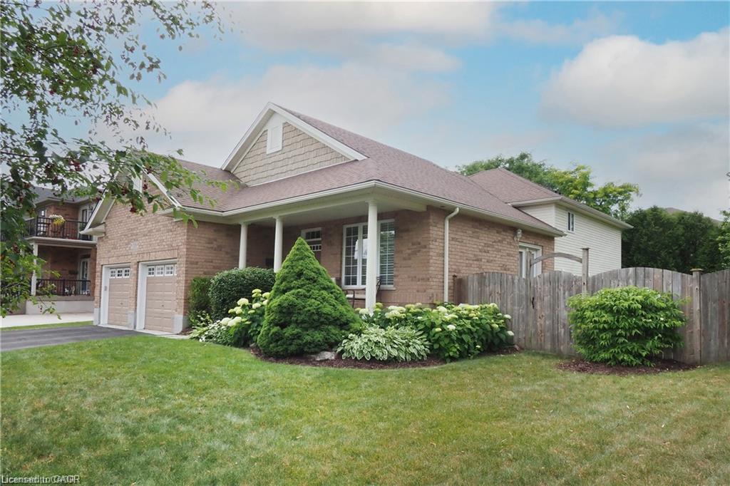 559 Springwater Drive Property Photo 2