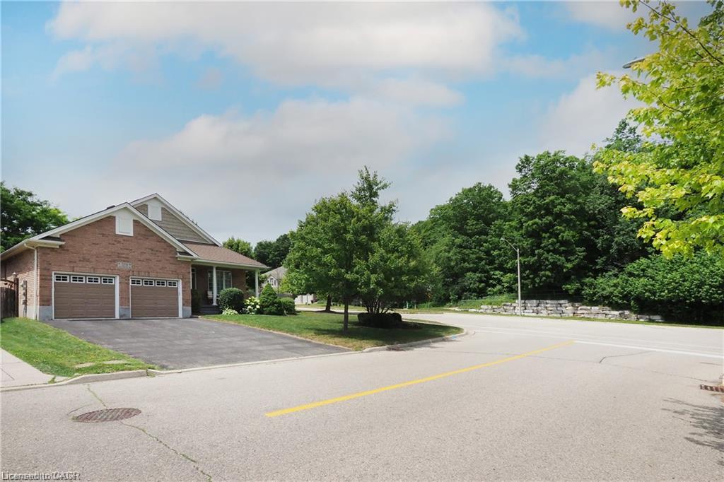 559 Springwater Drive Property Photo 4