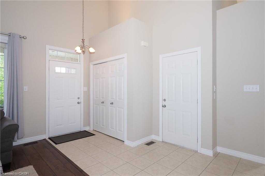 559 Springwater Drive Property Photo 5