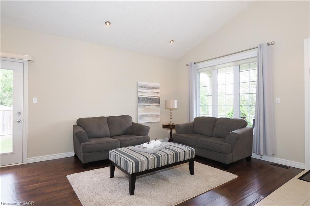559 Springwater Drive Property Photo 9