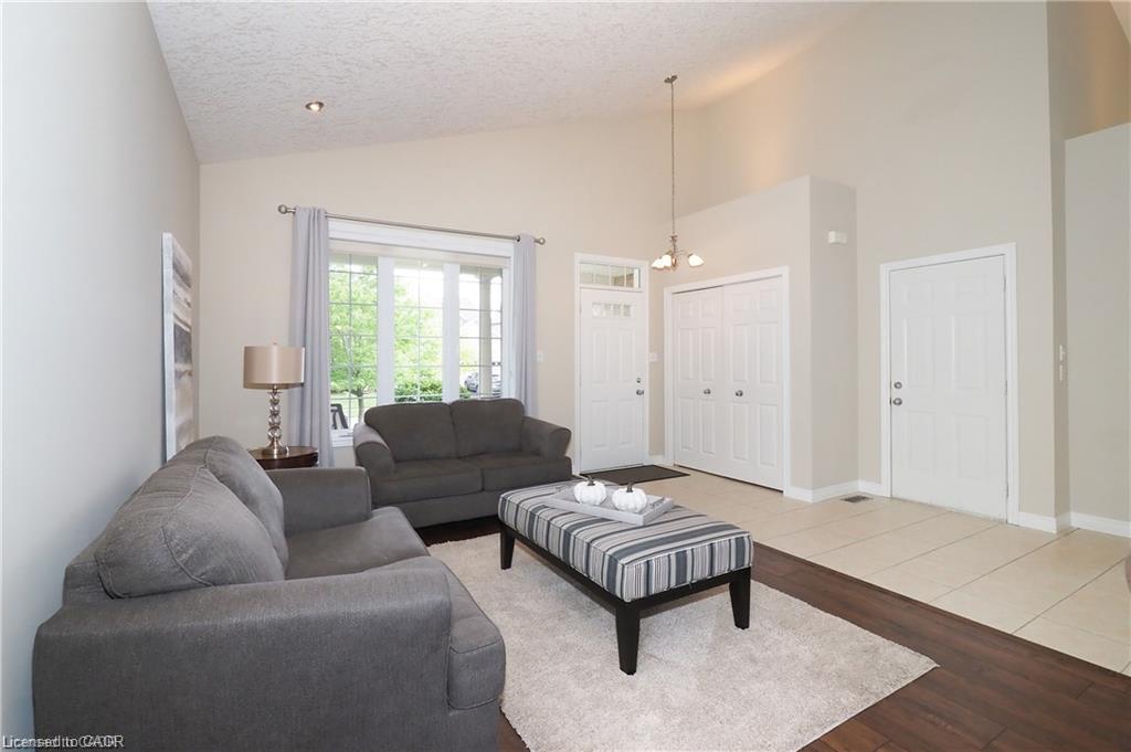 559 Springwater Drive Property Photo 10