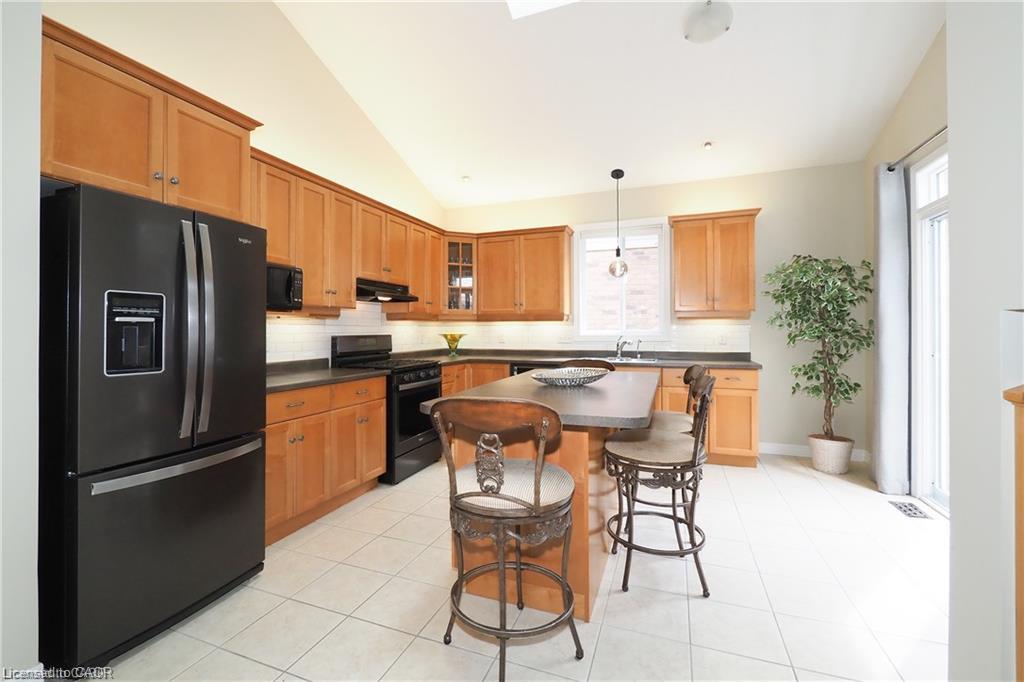 559 Springwater Drive Property Photo 14