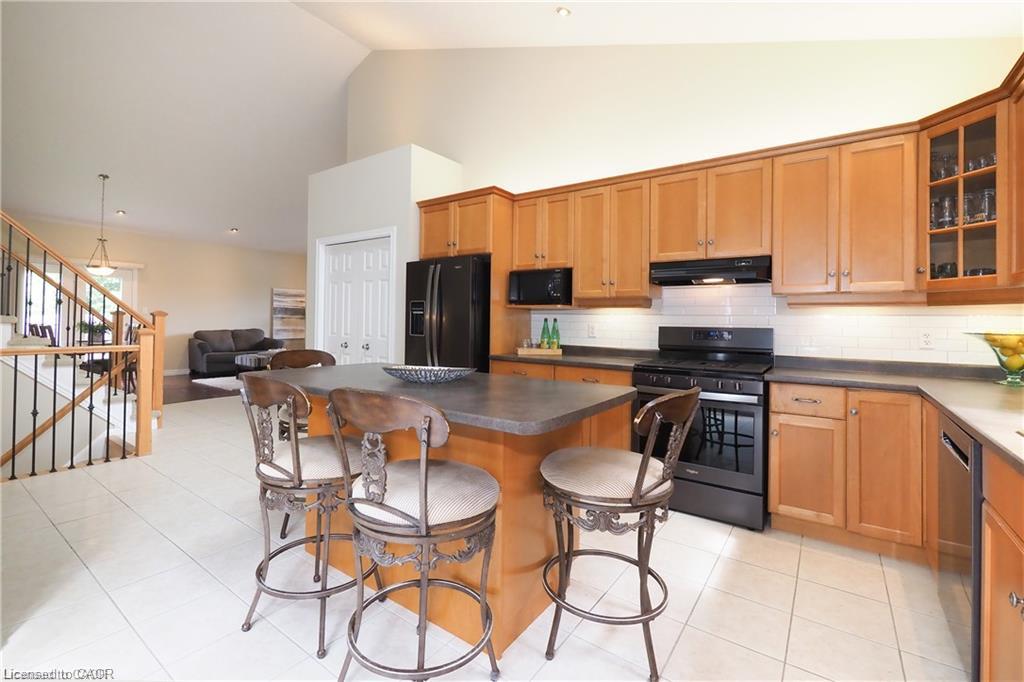 559 Springwater Drive Property Photo 17