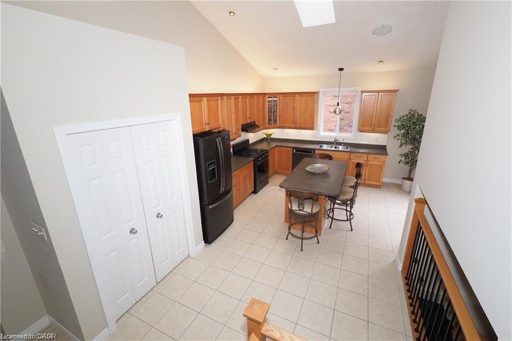 559 Springwater Drive Property Photo 18
