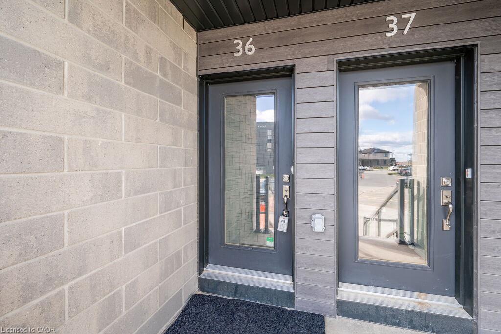 36-261 Woodbine Avenue Property Photo 2