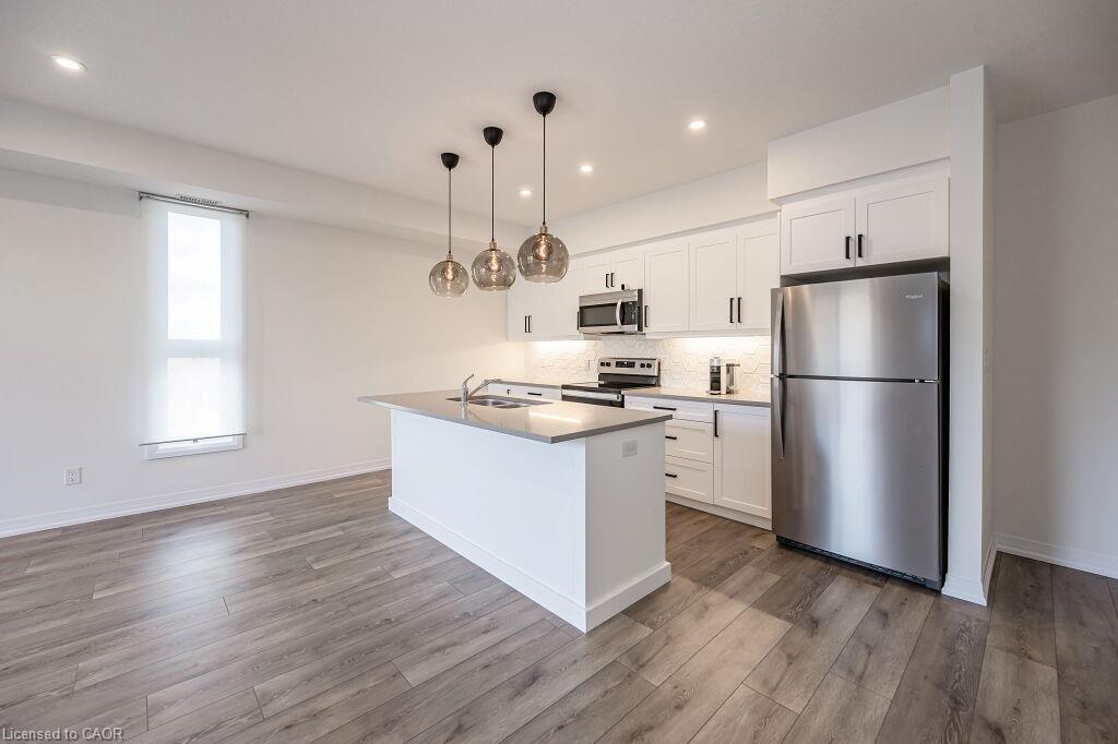 36-261 Woodbine Avenue Property Photo 7