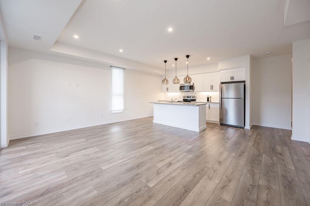36-261 Woodbine Avenue Property Photo 12