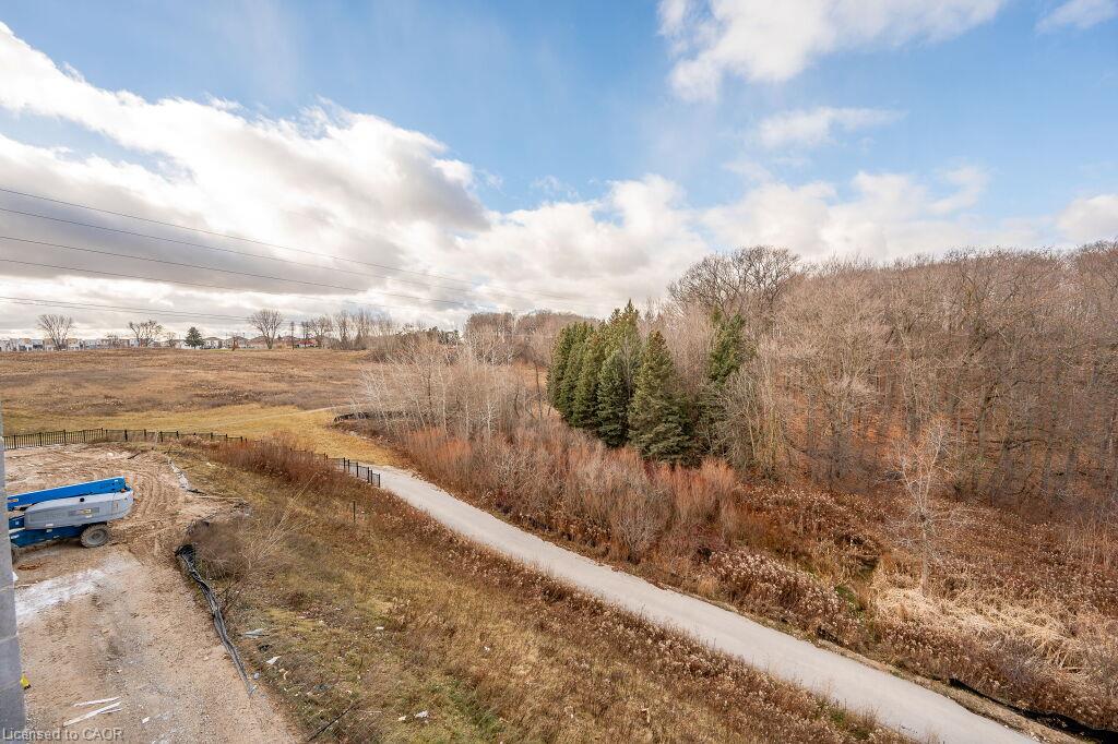 36-261 Woodbine Avenue Property Photo 16
