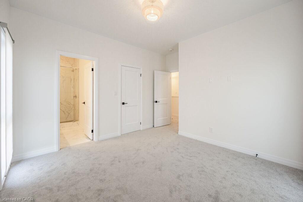 36-261 Woodbine Avenue Property Photo 24