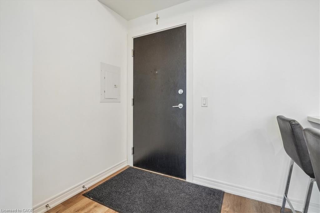 404-2750 King Street E Property Photo 5