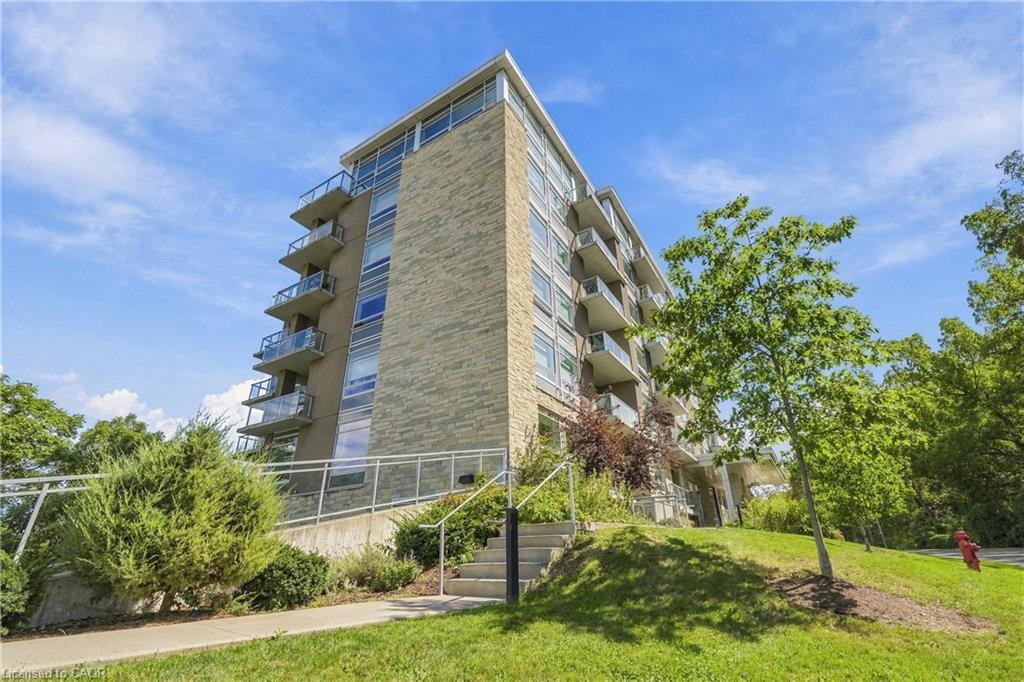 502-455 Charlton Avenue E Property Photo 2