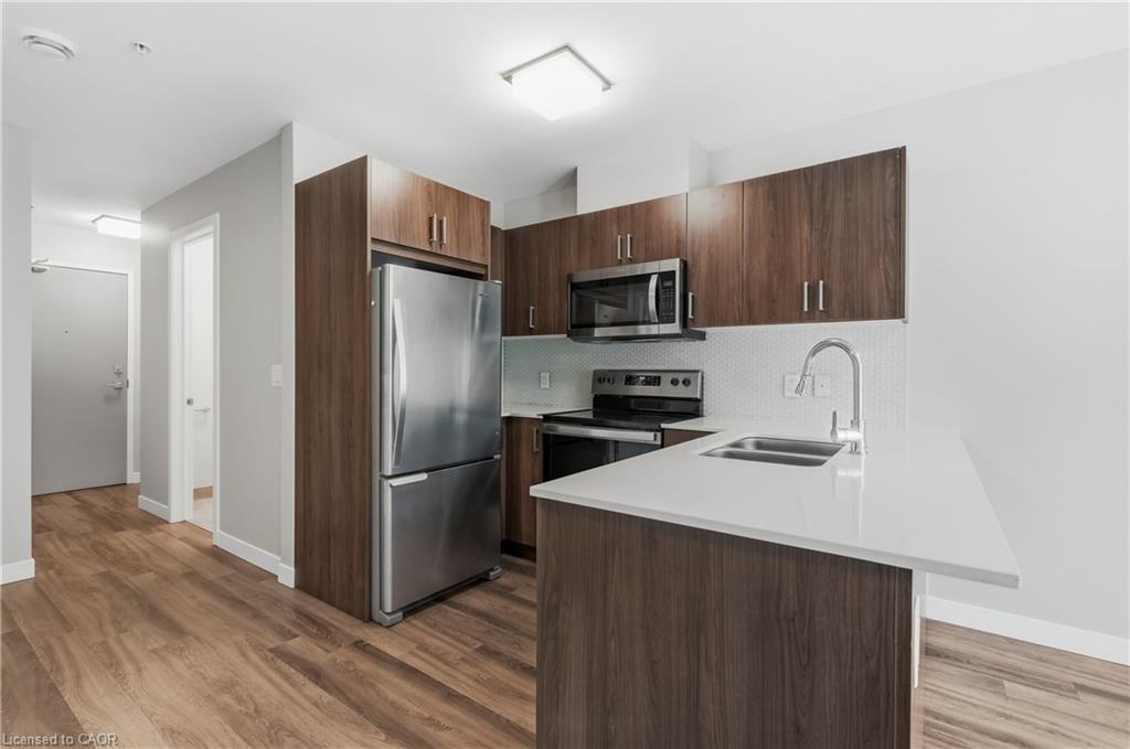502-455 Charlton Avenue E Property Photo 7