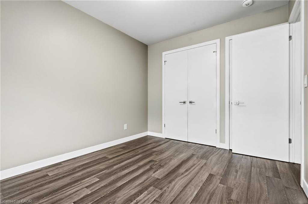 502-455 Charlton Avenue E Property Photo 17