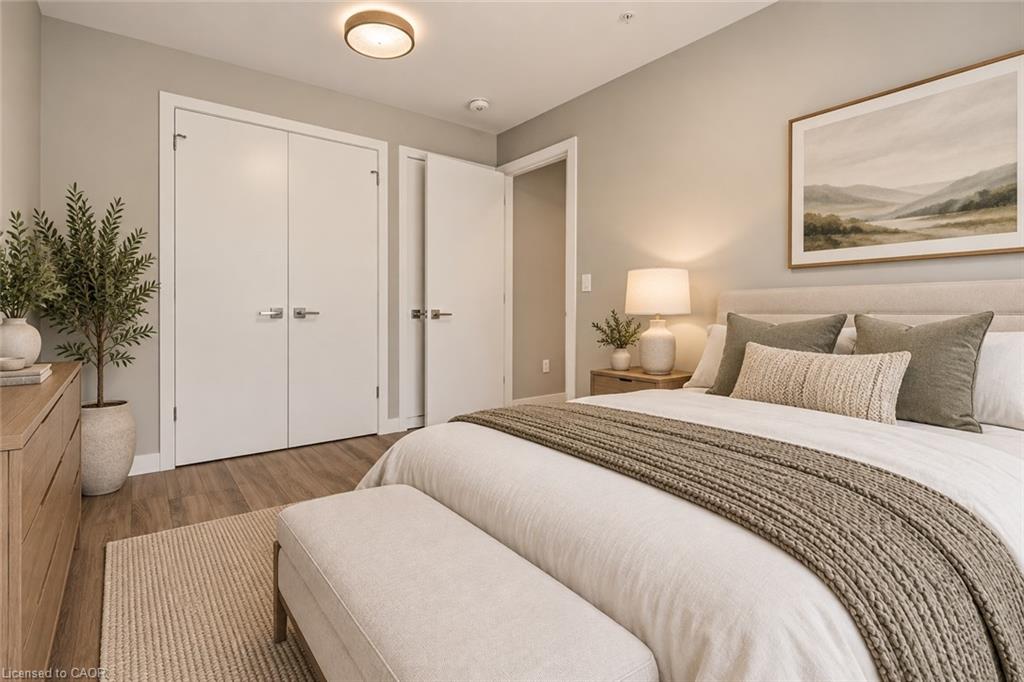 502-455 Charlton Avenue E Property Photo 18