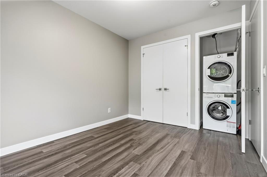 502-455 Charlton Avenue E Property Photo 19