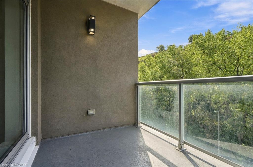 502-455 Charlton Avenue E Property Photo 21