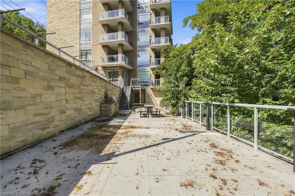 502-455 Charlton Avenue E Property Photo 28
