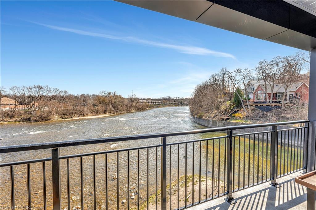 203-7 Grand River Street N Property Photo 26
