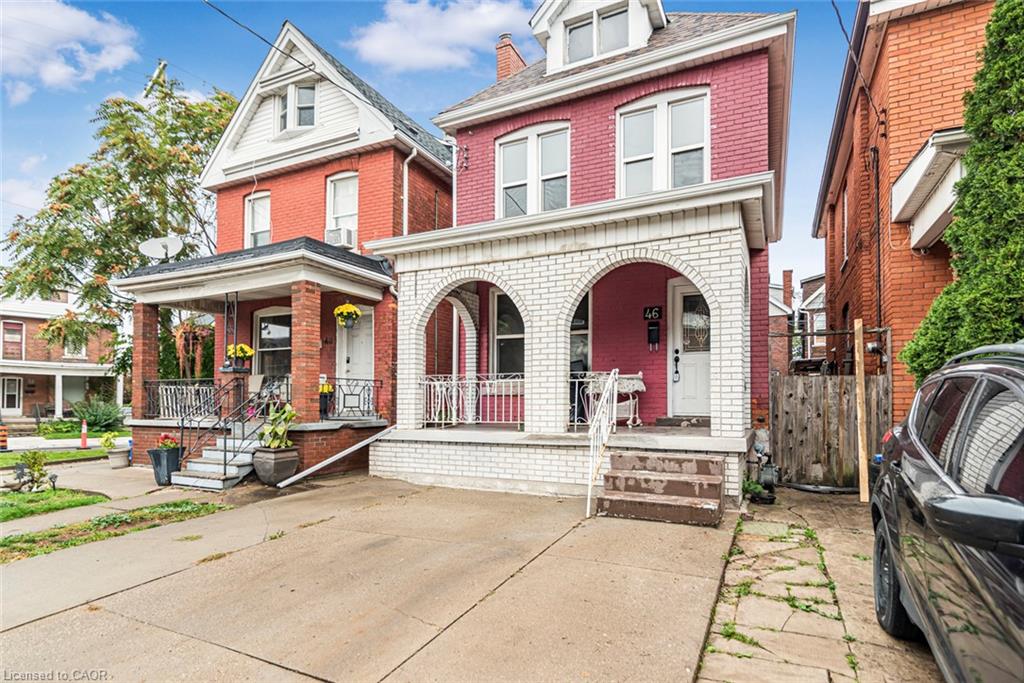 46 Holton Avenue N Property Photo 3