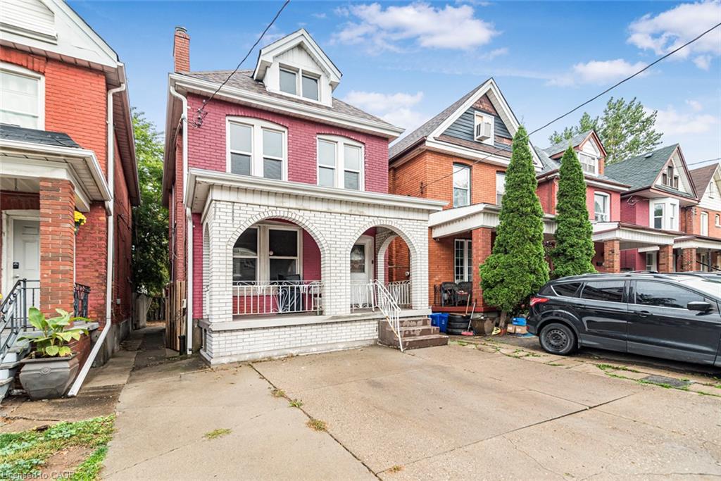 46 Holton Avenue N Property Photo 4