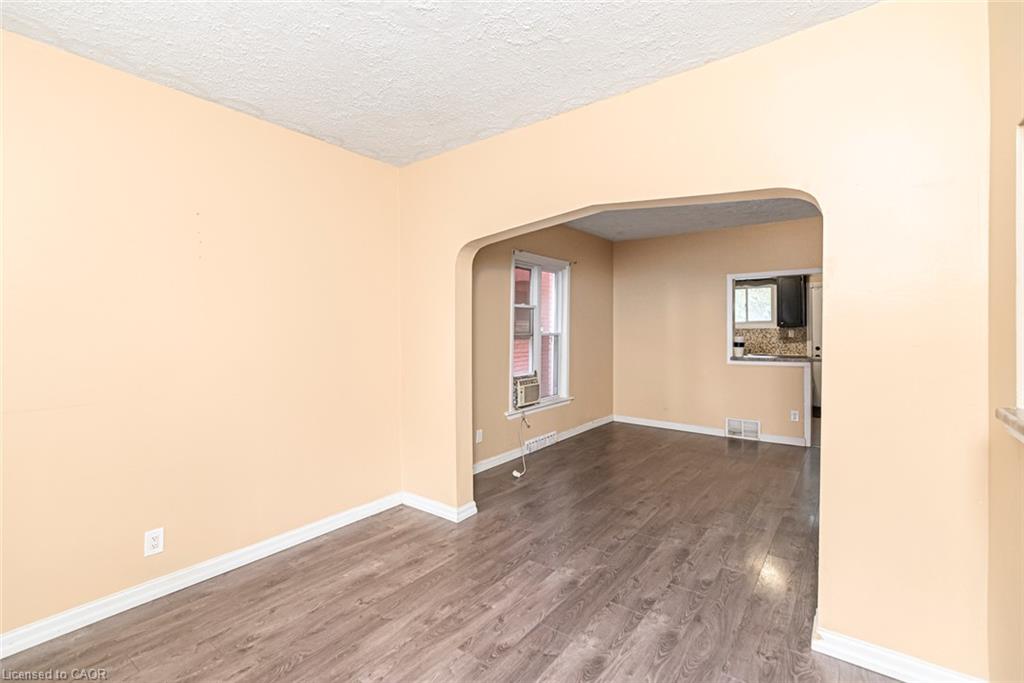 46 Holton Avenue N Property Photo 7