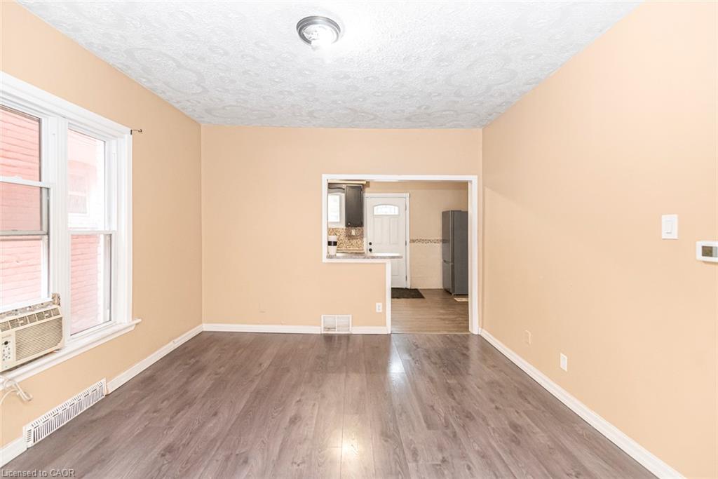 46 Holton Avenue N Property Photo 9