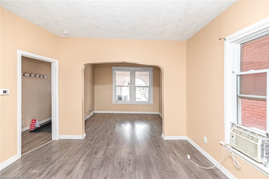 46 Holton Avenue N Property Photo 10