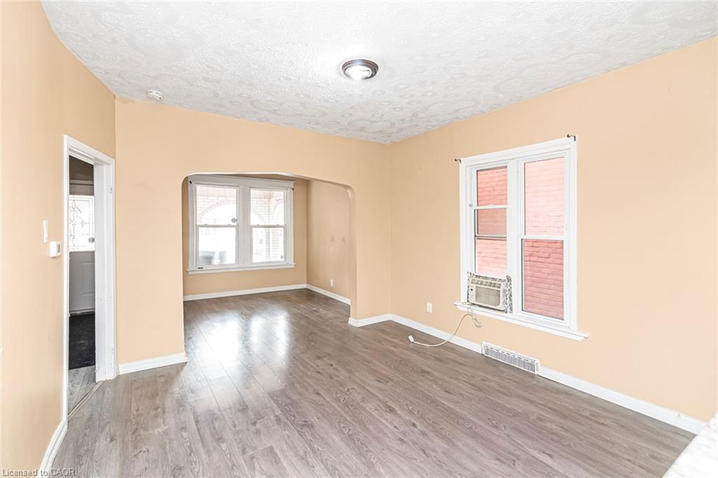 46 Holton Avenue N Property Photo 12