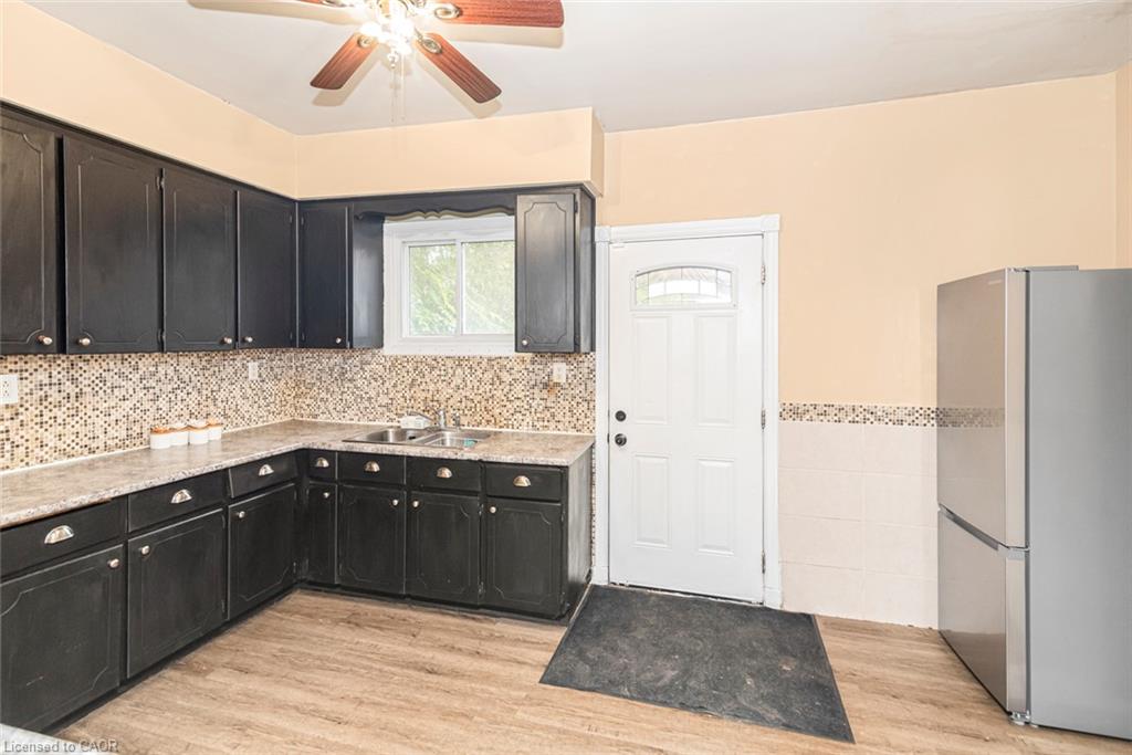 46 Holton Avenue N Property Photo 15