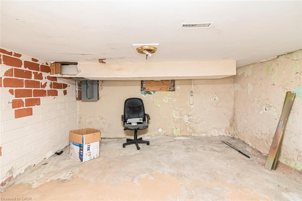46 Holton Avenue N Property Photo 29