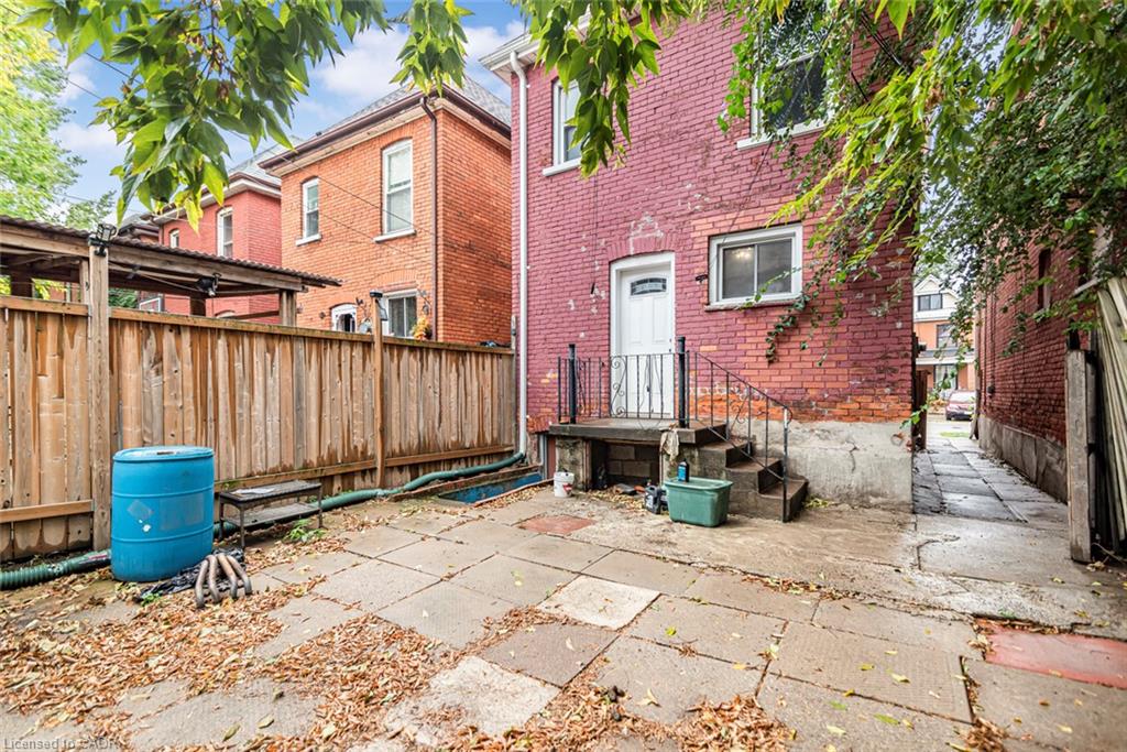 46 Holton Avenue N Property Photo 36