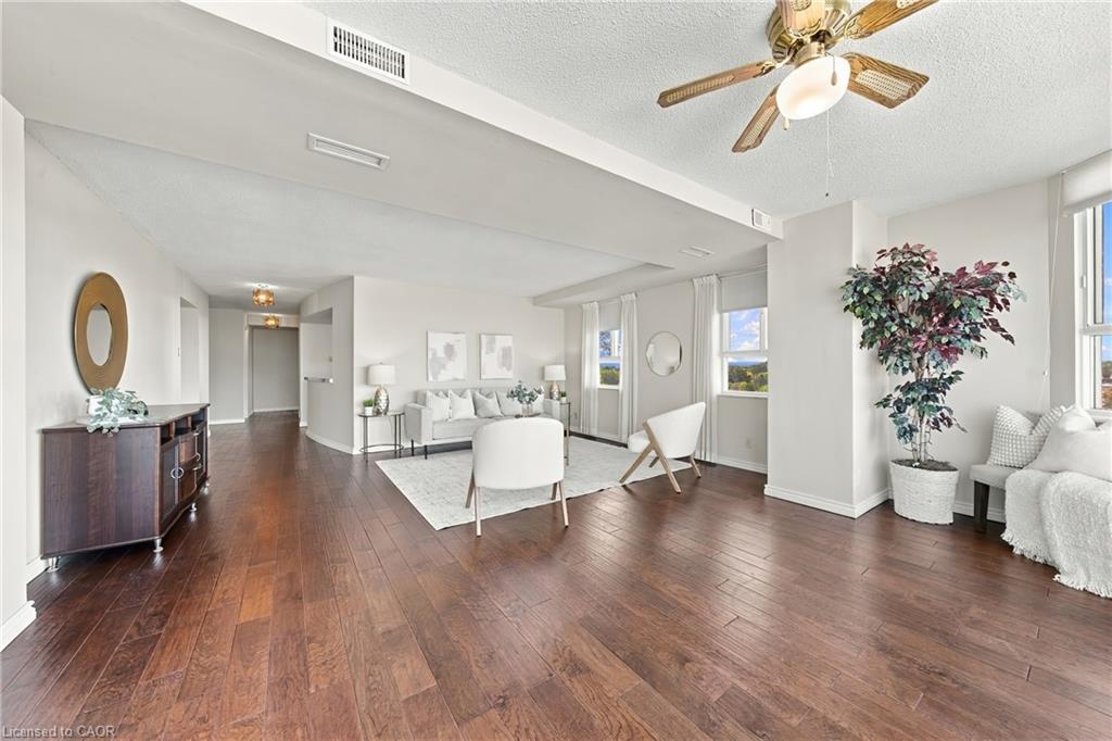 912-5280 Lakeshore Road Property Photo 4
