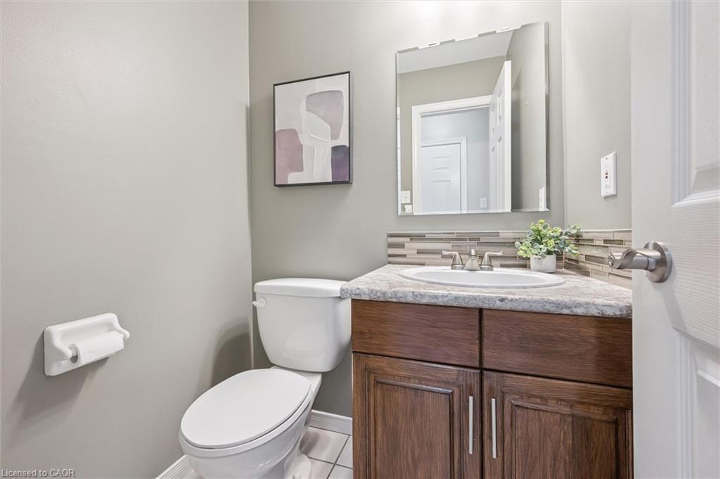 27 Oakridge Crescent Property Photo 6